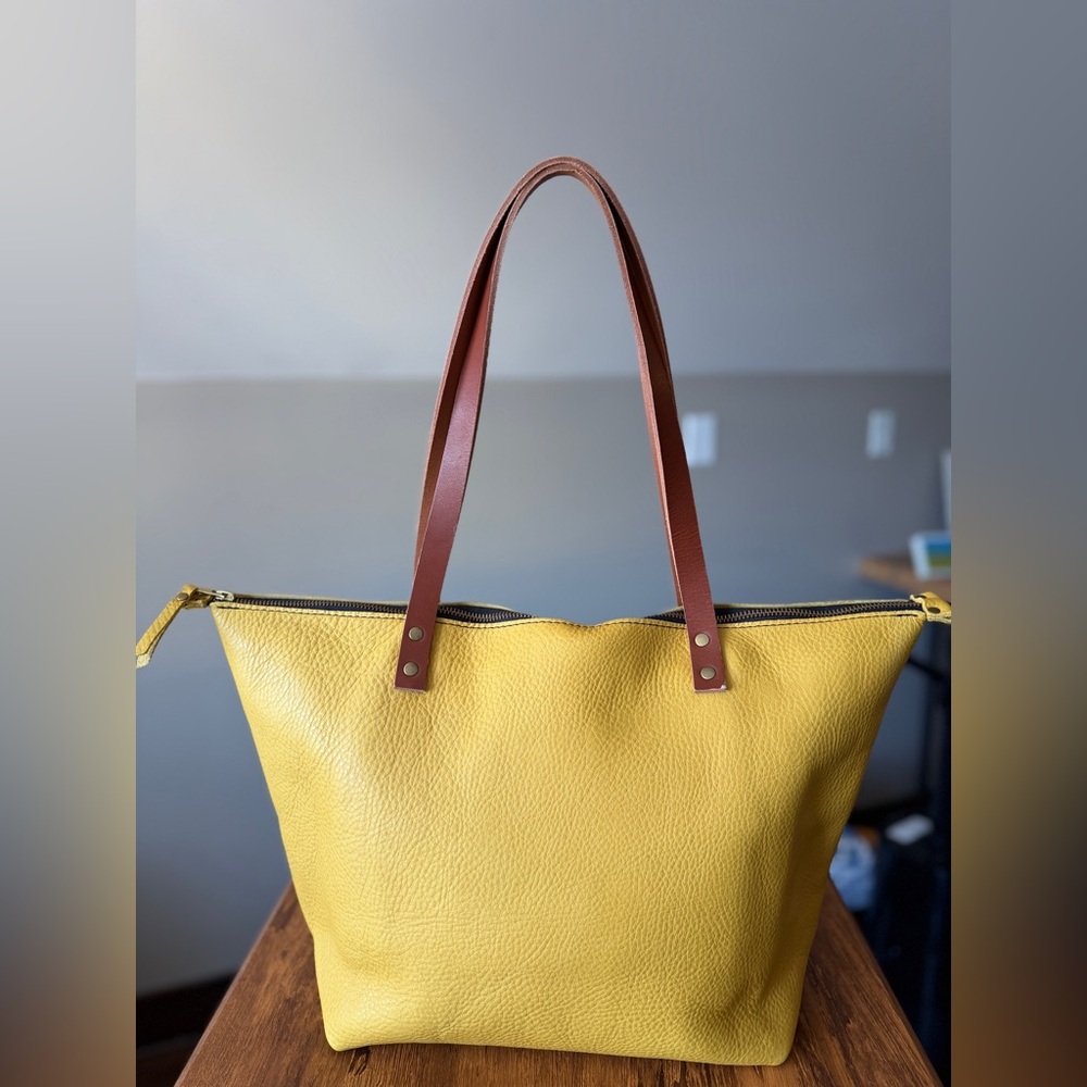 Portland Leather Pomelo Large Leather Tote Bag - Picture 8 of 9